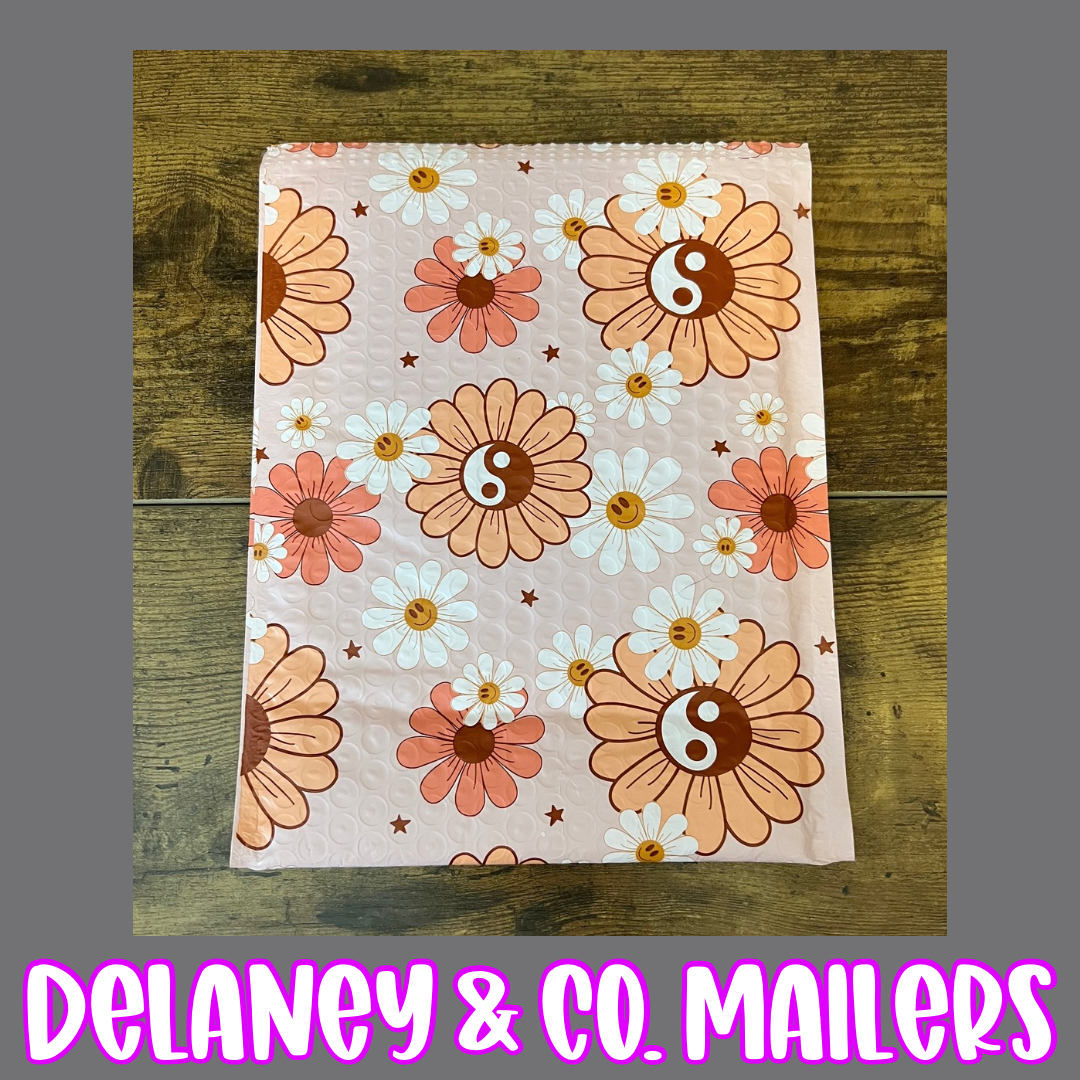 6.5x10 Yin Yang Daisy Bubble Mailer